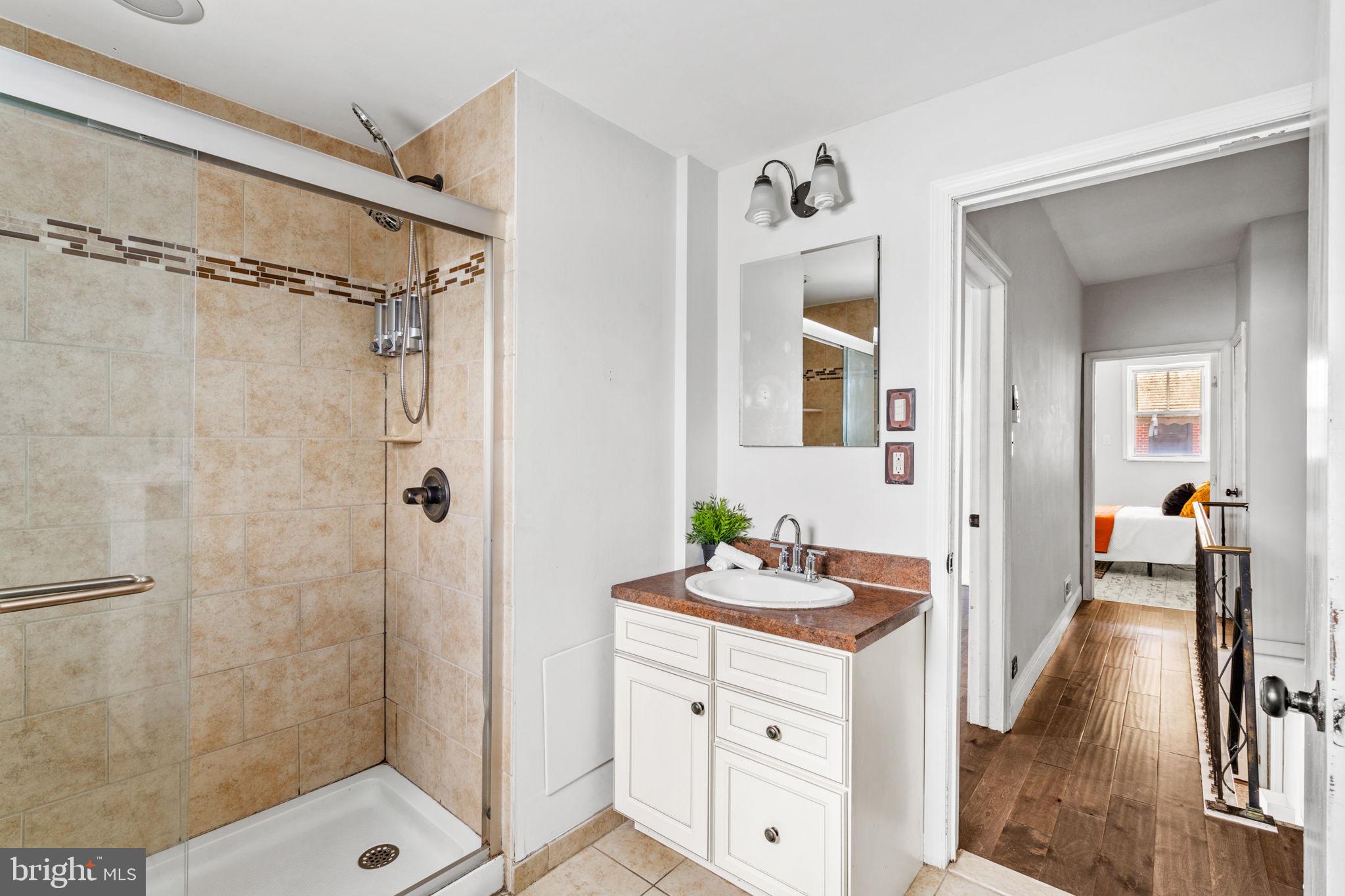 GIRARD ESTATES - Residential