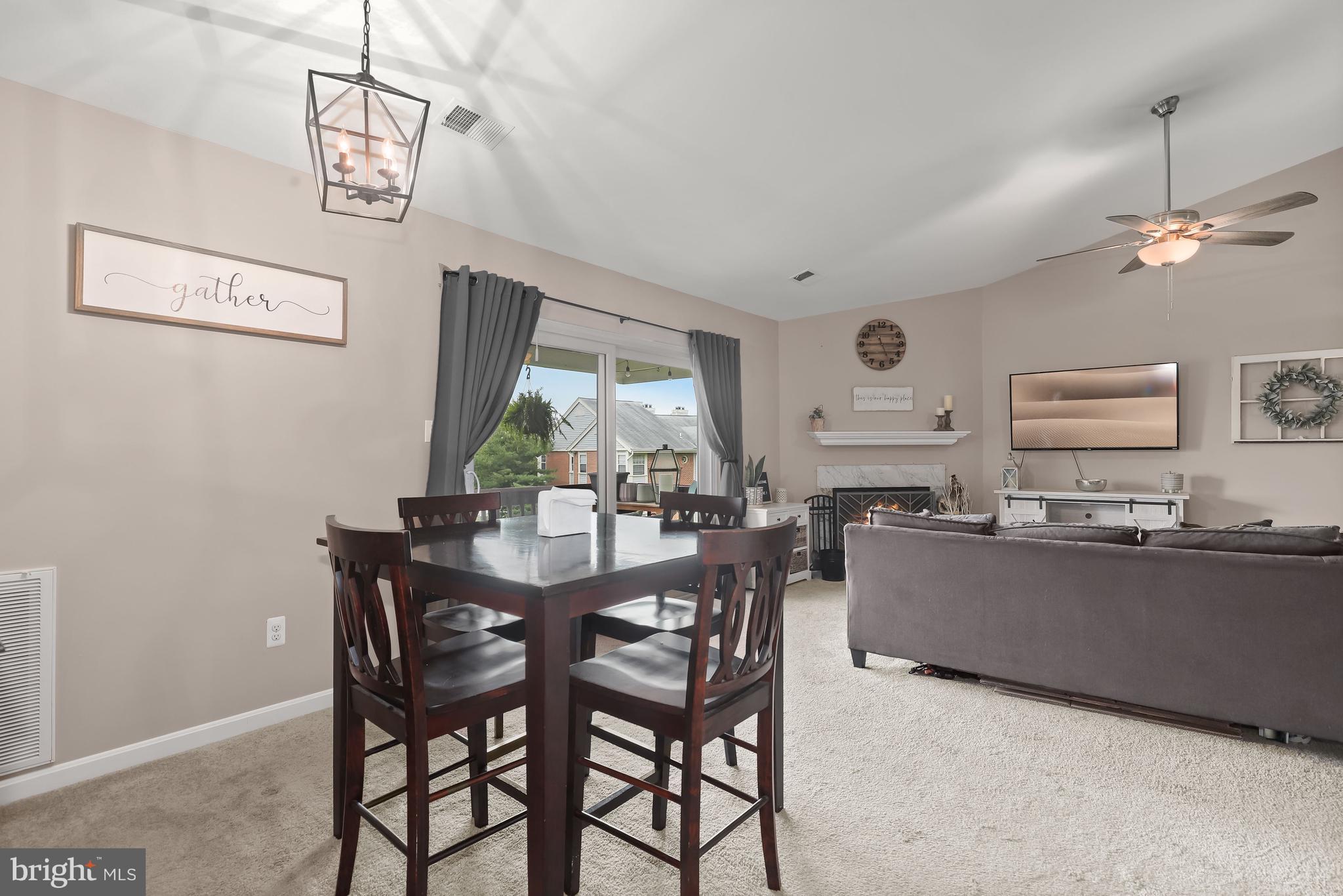 CROMWELL FOUNTAIN - Residential