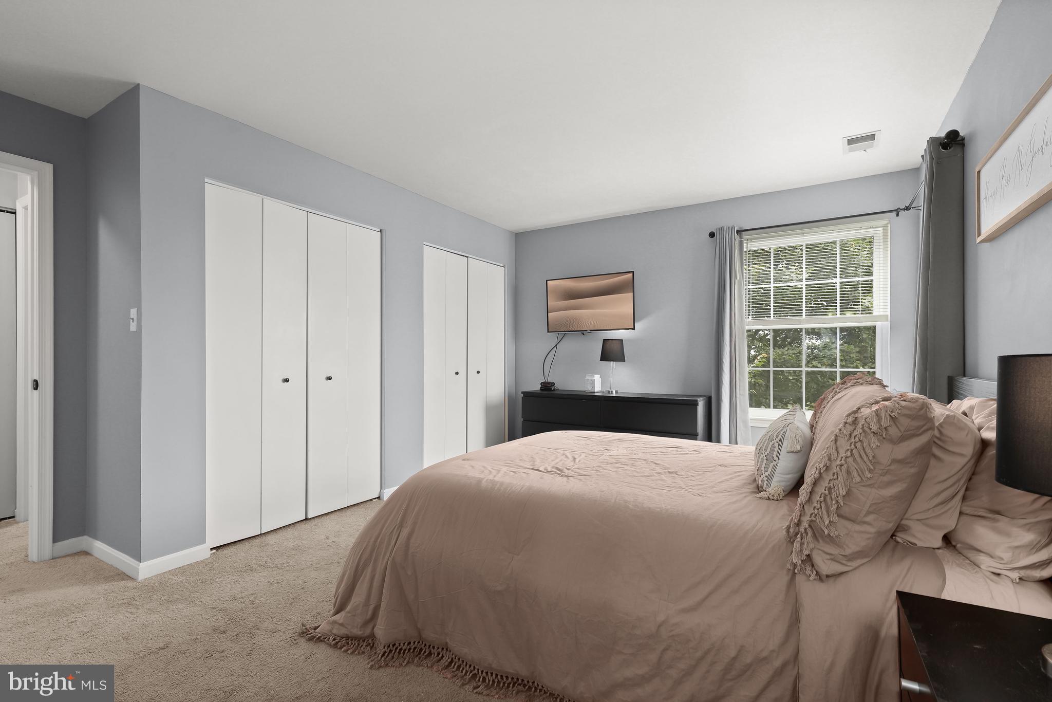 CROMWELL FOUNTAIN - Residential