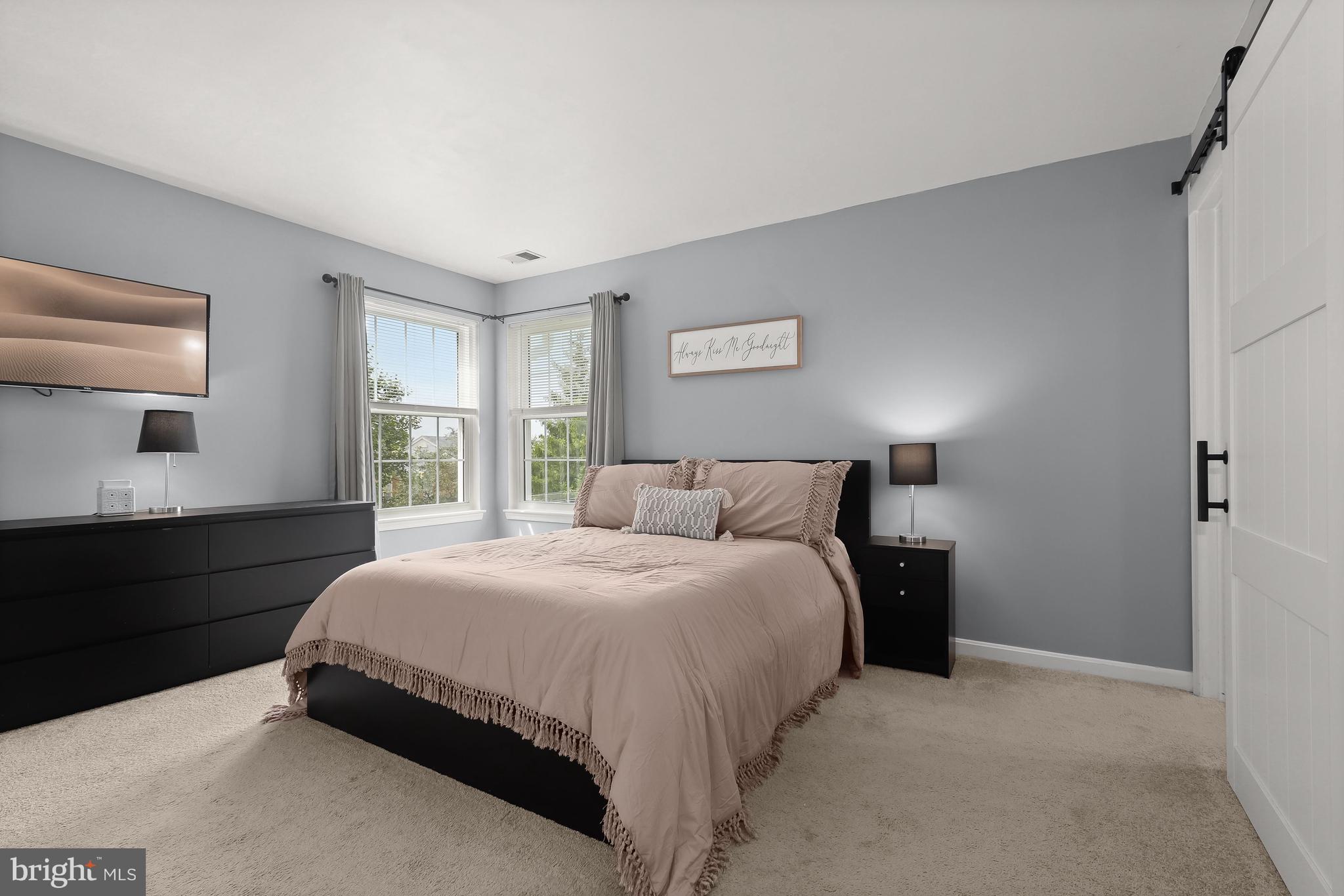 CROMWELL FOUNTAIN - Residential