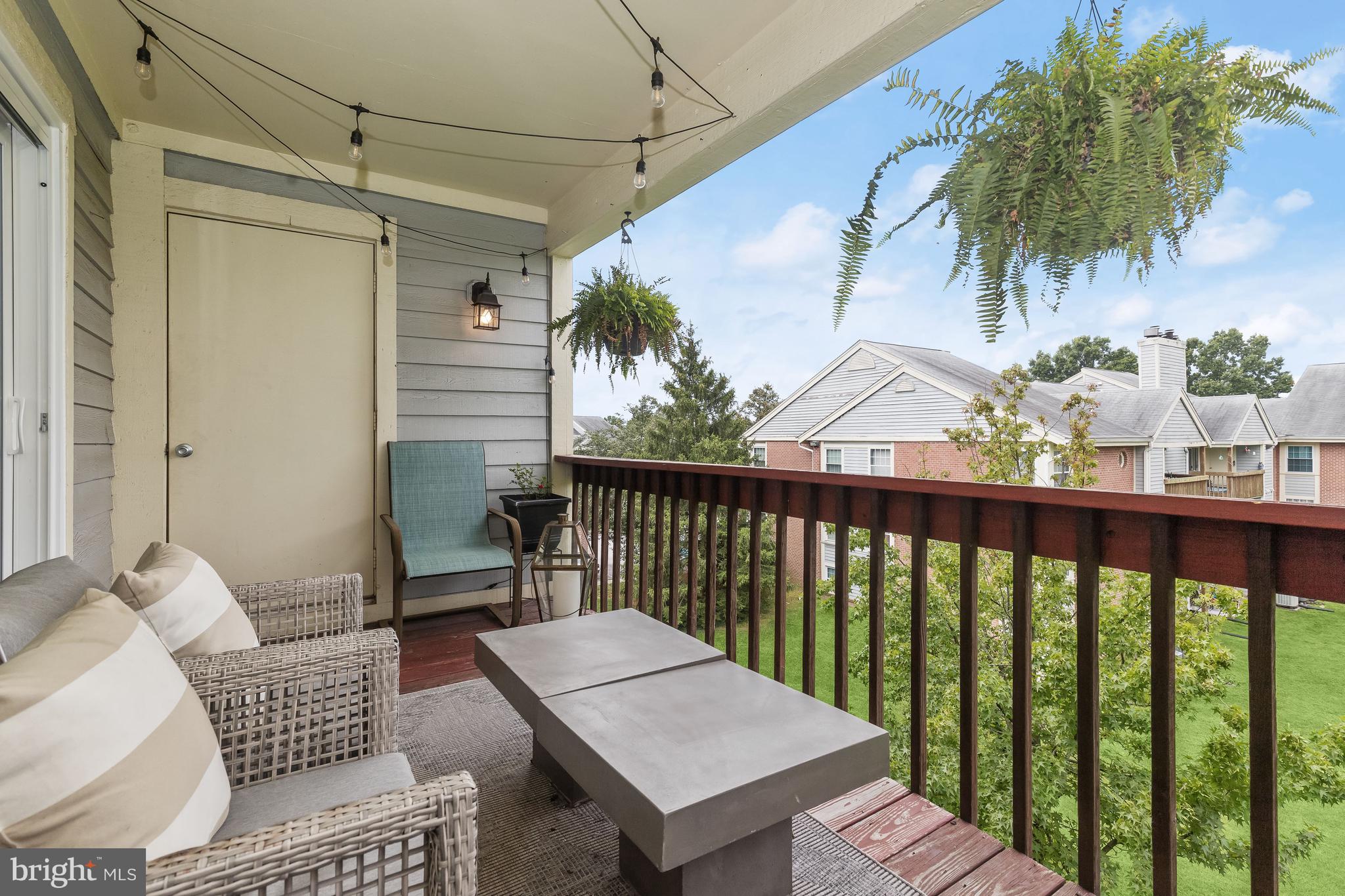 CROMWELL FOUNTAIN - Residential