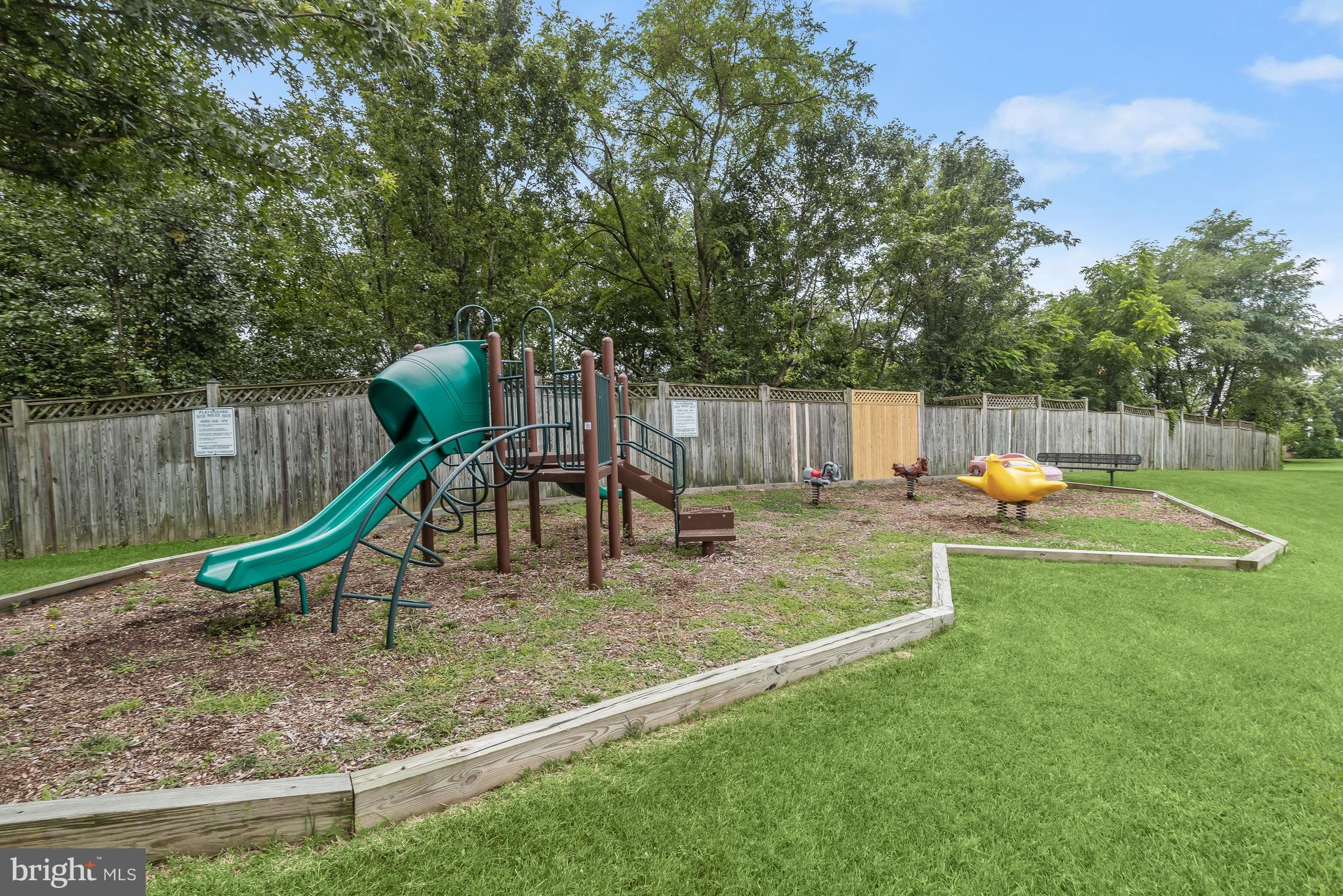 CROMWELL FOUNTAIN - Residential