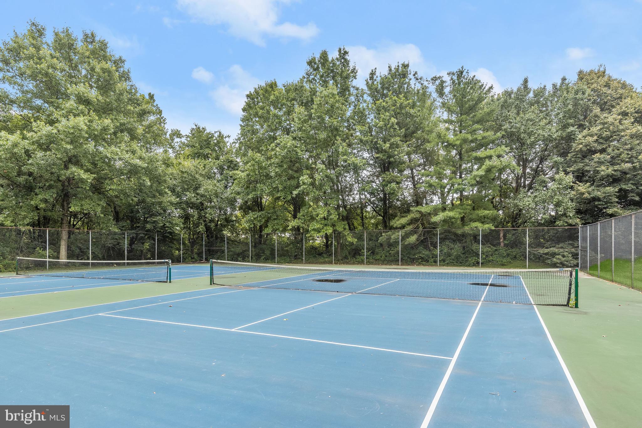 CROMWELL FOUNTAIN - Residential