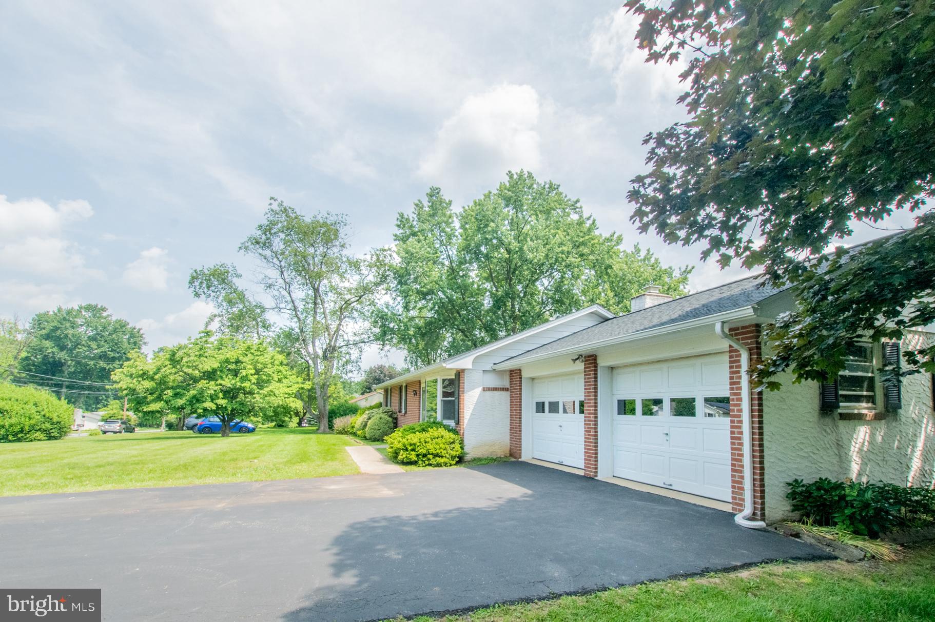 1525 HILLTOP ROAD
