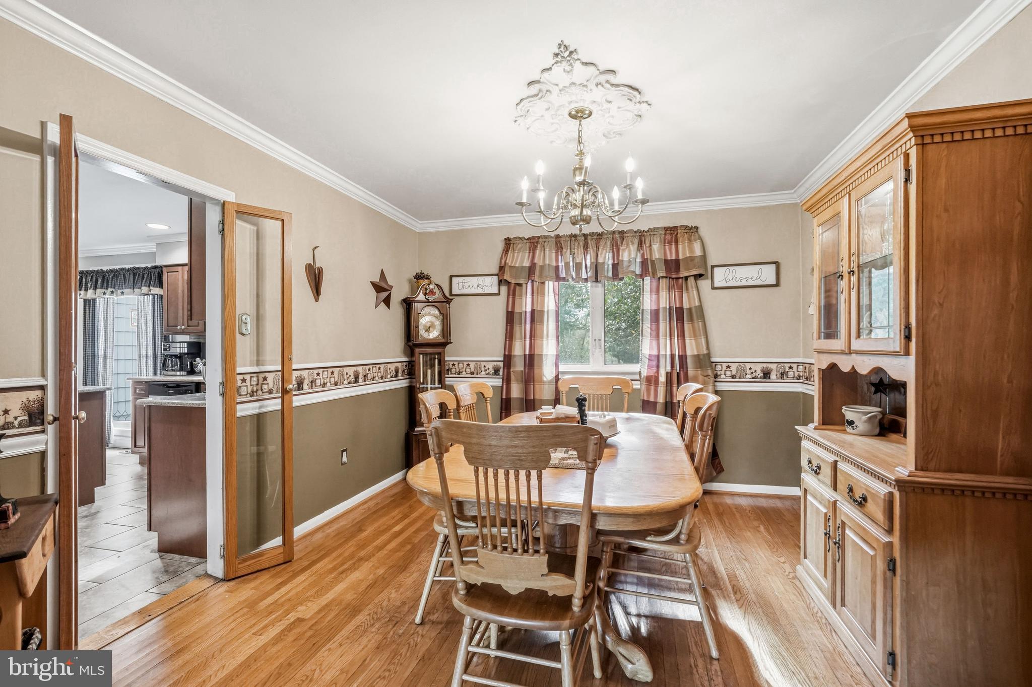 198 RAMBLEWOOD PARKWAY