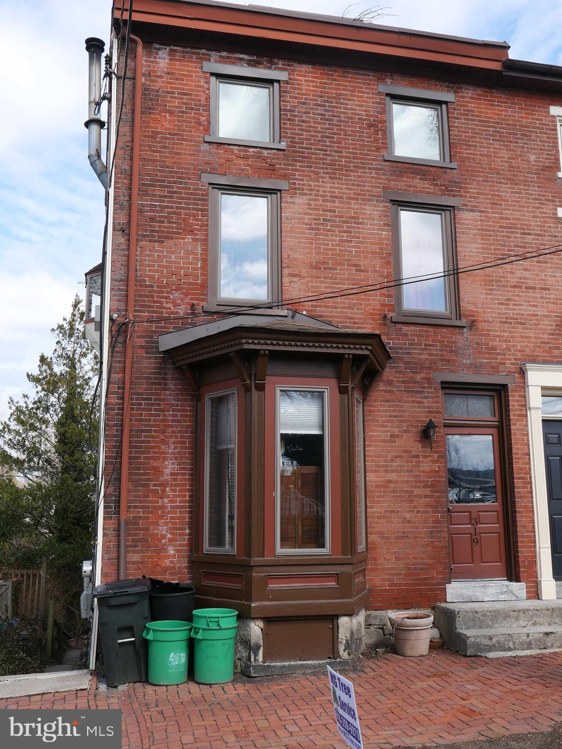 Welcome Home!! Come see this lovely one bedroom, one bath apartment in the Boro of Media. This unit is in walking distance to all that Media offers. Large living room, Eat-in kitchen leads to a large bedroom with full hall bath. There is laundry located in the unit. Please make your appointment today.