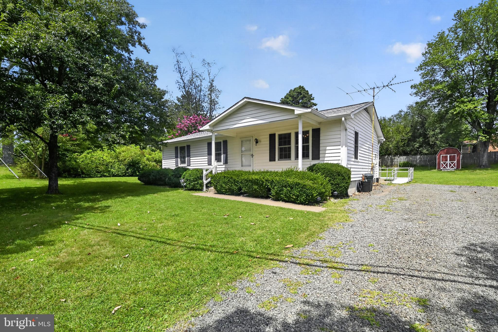 13996 LAKEVIEW DRIVE