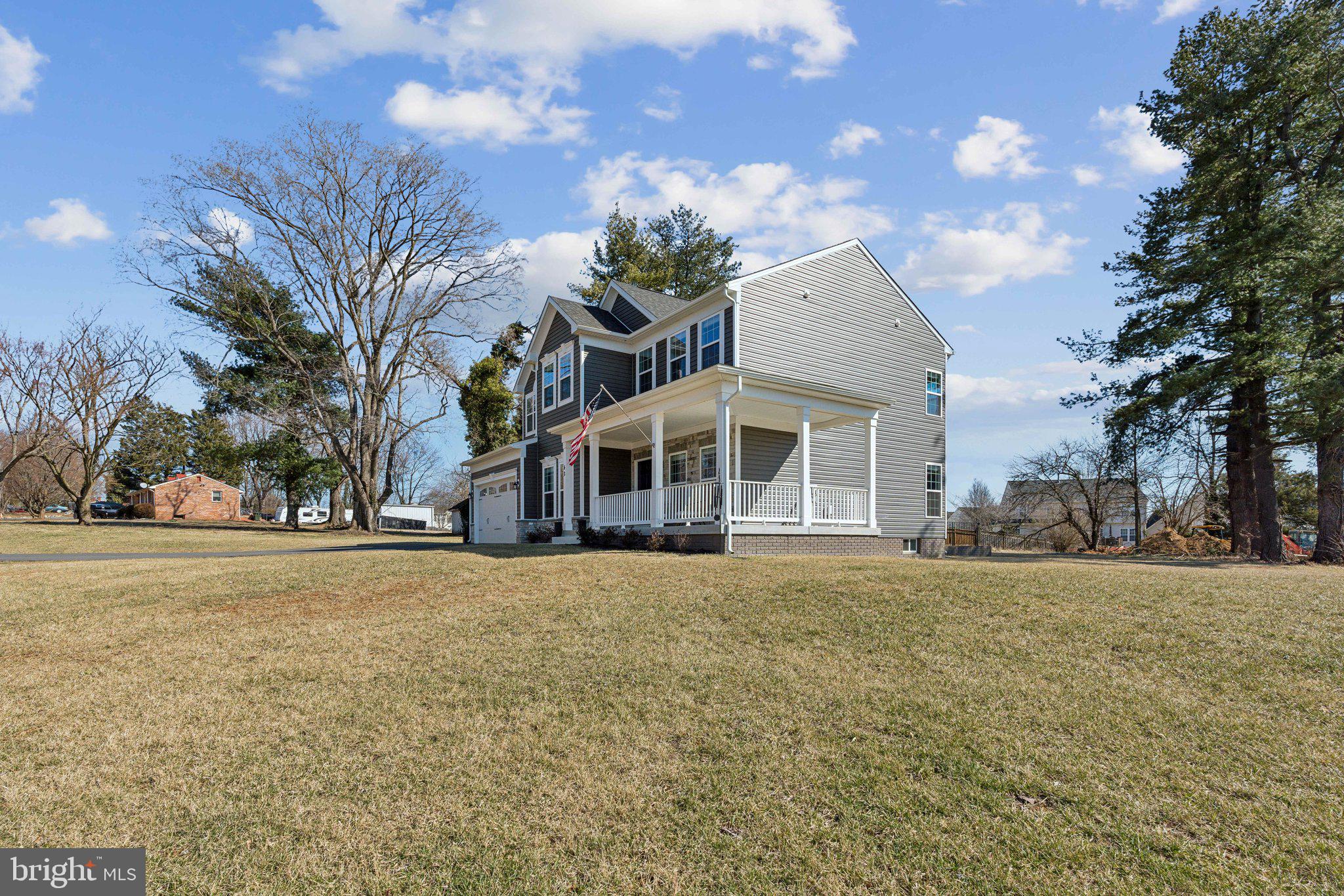 LOVETTSVILLE - Residential