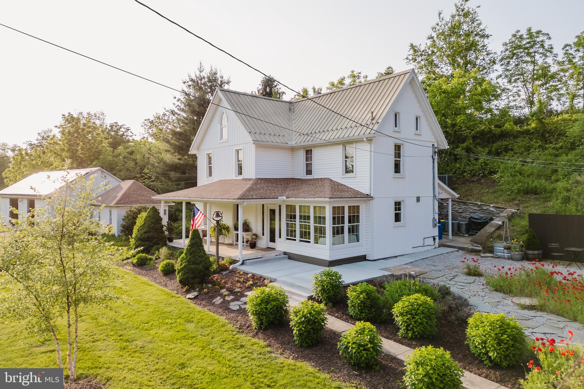 1689 TOLNA JUNCTION LANE