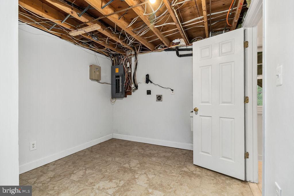 NEWINGTON STATION - Residential