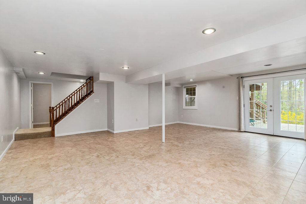 NEWINGTON STATION - Residential