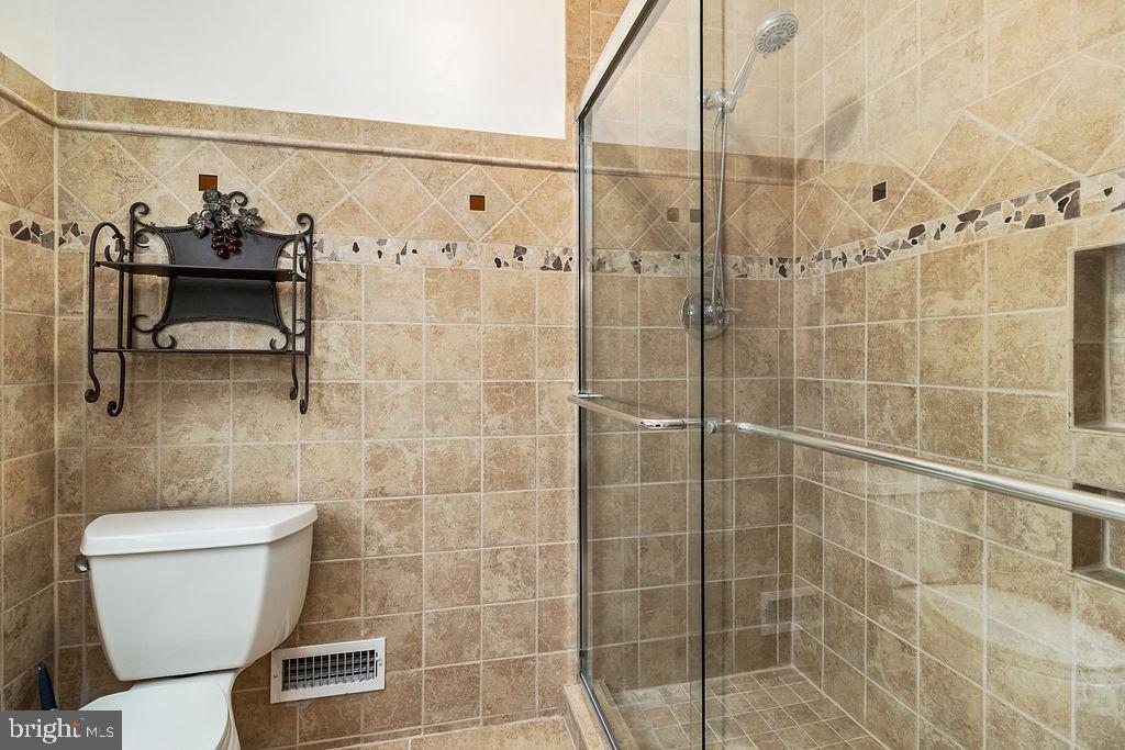 NEWINGTON STATION - Residential