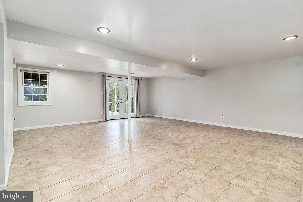 NEWINGTON STATION - Residential