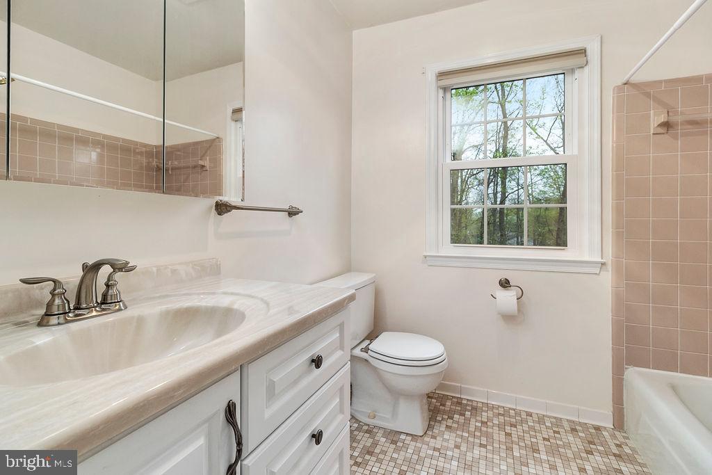 NEWINGTON STATION - Residential