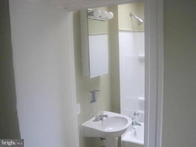 WESTPORT - Residential Lease