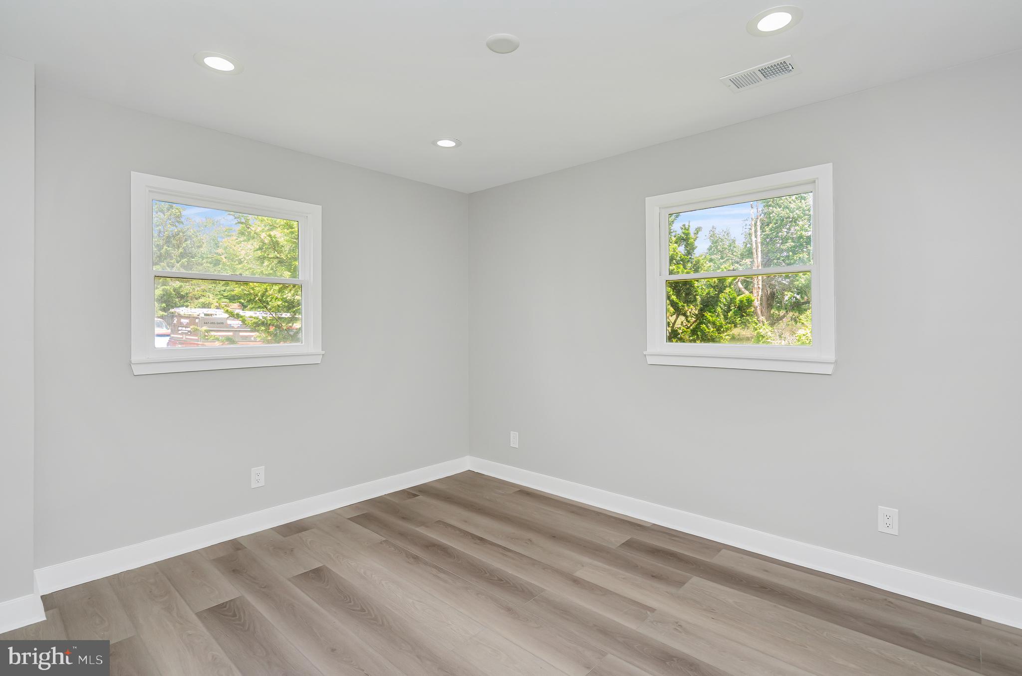 GIBSON MANOR - Residential
