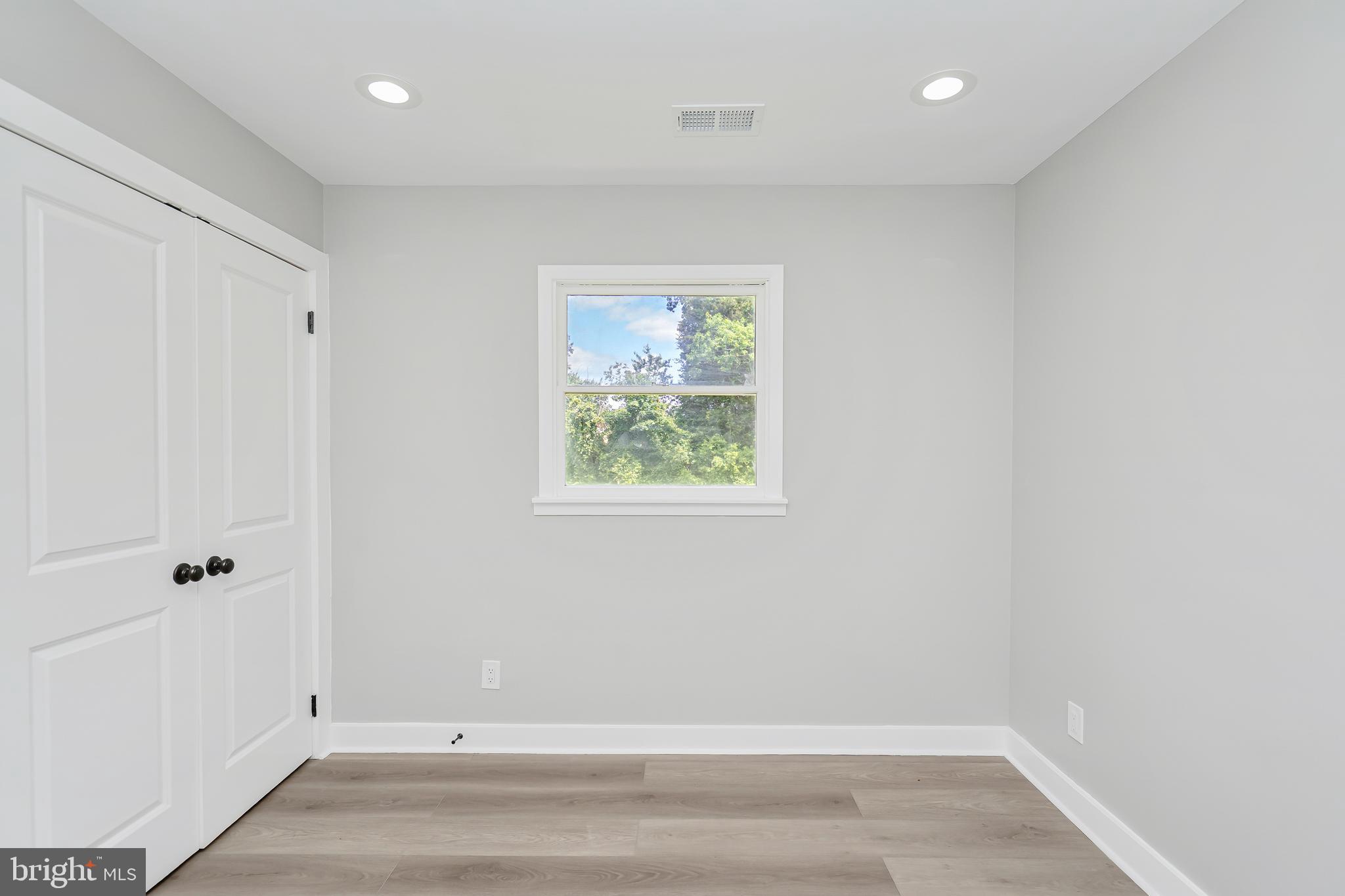 GIBSON MANOR - Residential