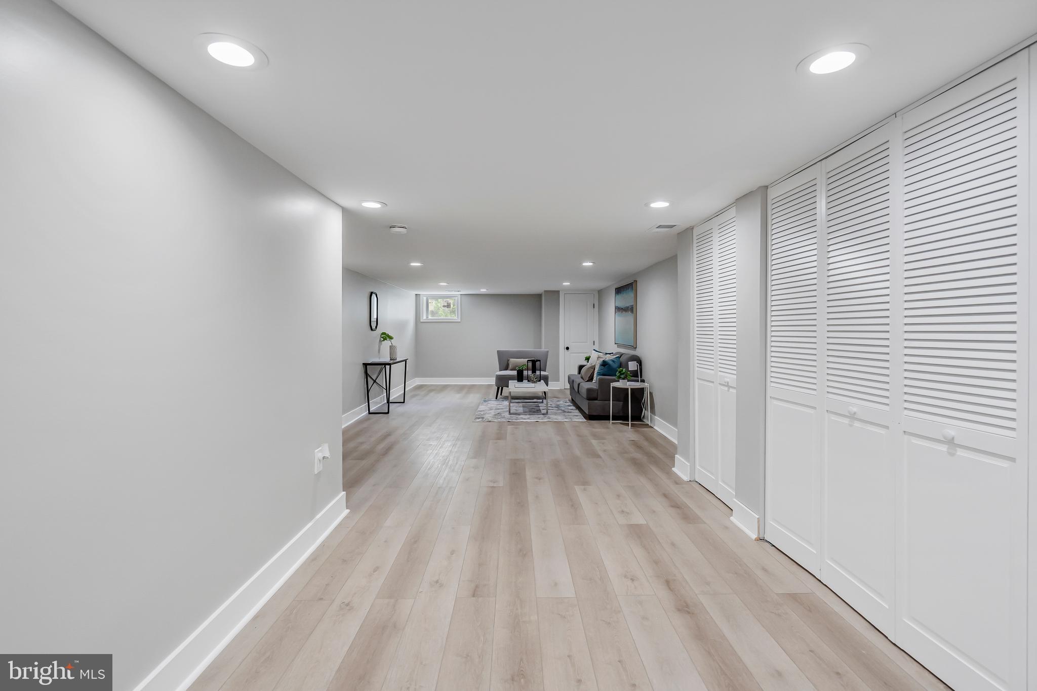 GIBSON MANOR - Residential