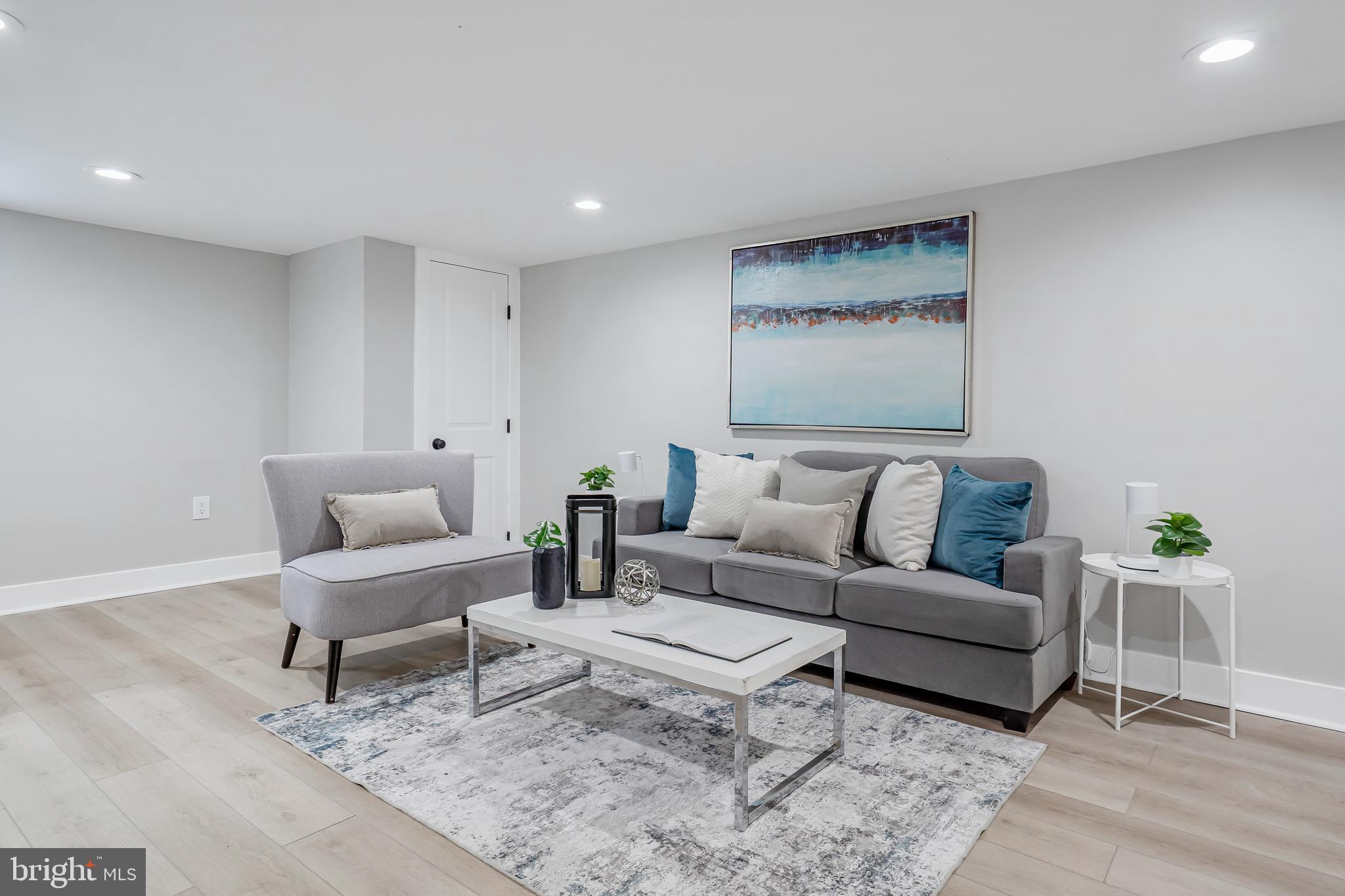GIBSON MANOR - Residential