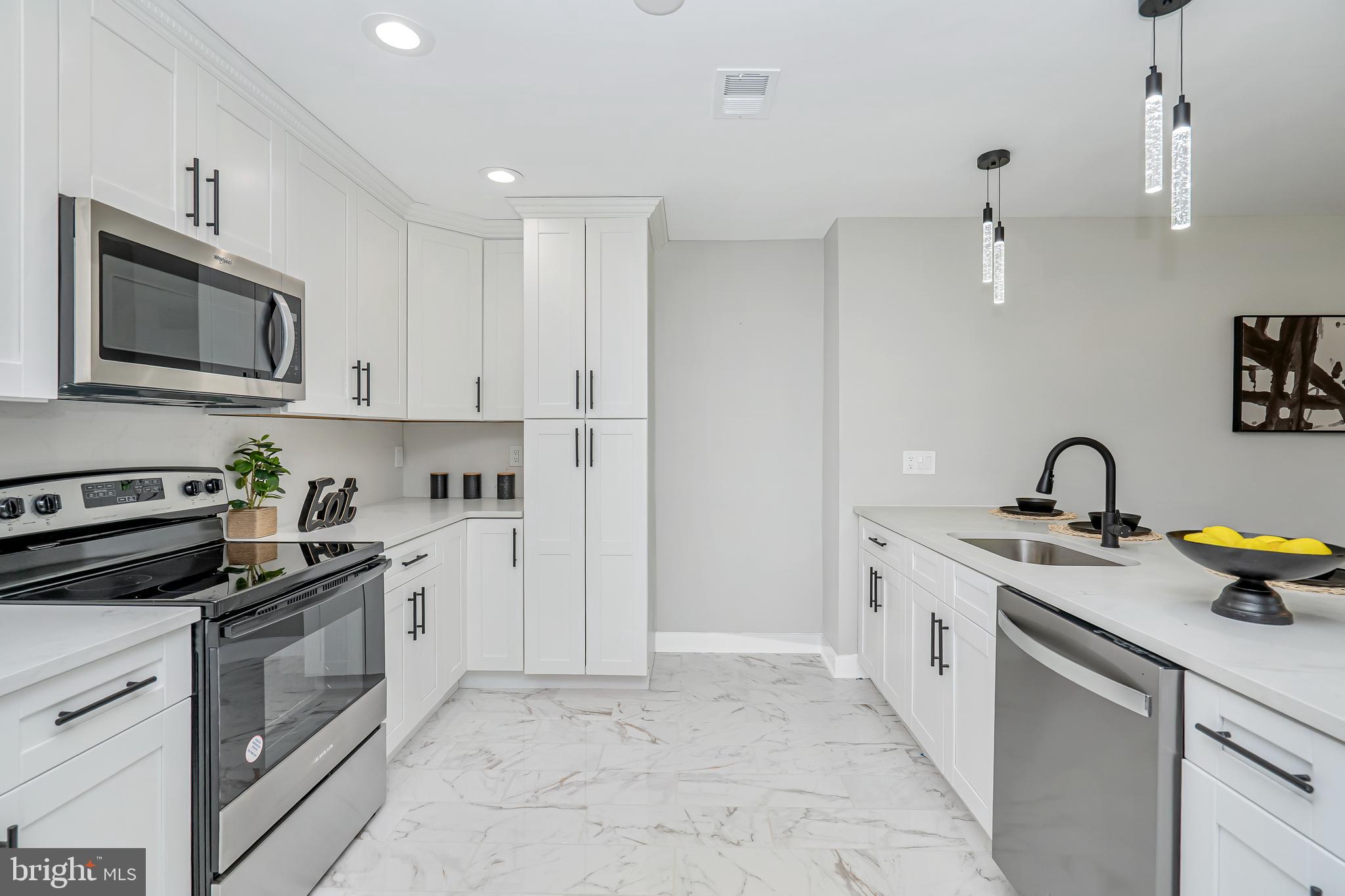 GIBSON MANOR - Residential
