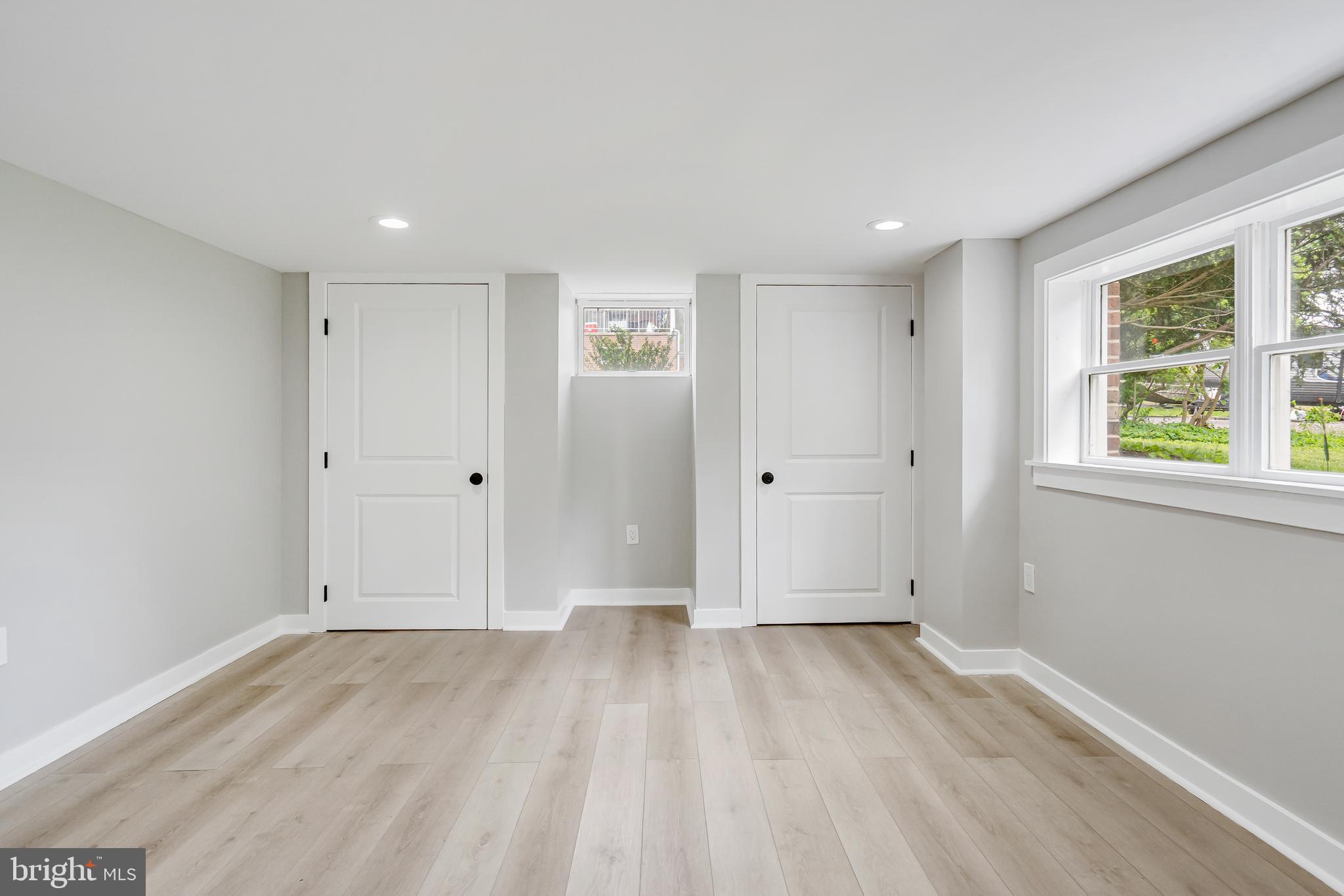 GIBSON MANOR - Residential