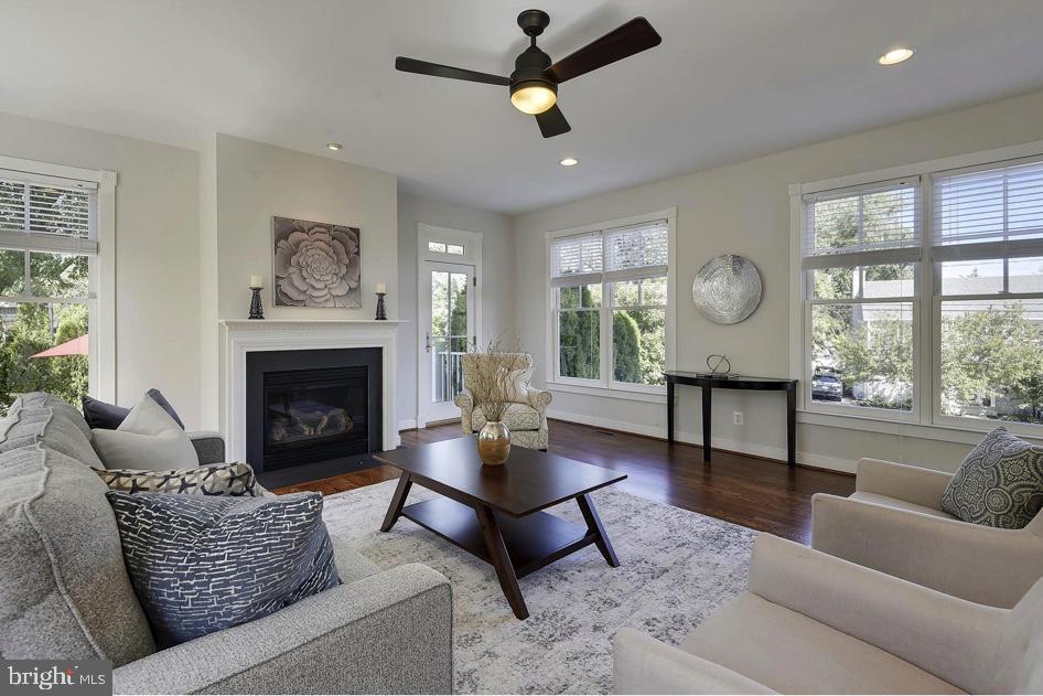 OVER LEE KNOLLS - Residential Lease