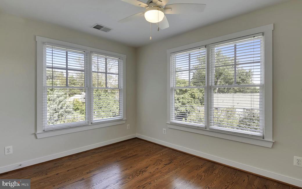 OVER LEE KNOLLS - Residential Lease