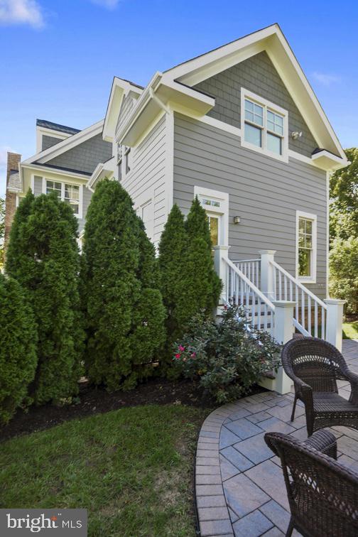 OVER LEE KNOLLS - Residential Lease