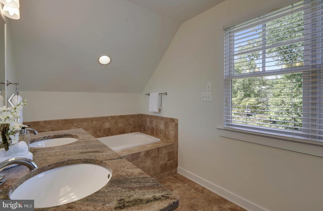 OVER LEE KNOLLS - Residential Lease