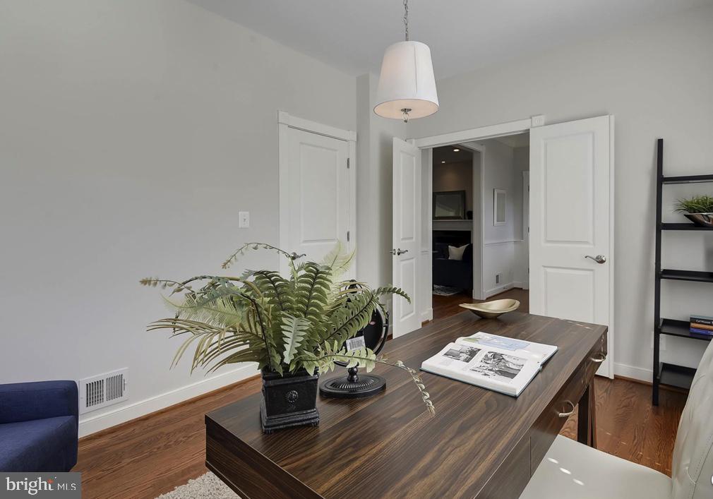 OVER LEE KNOLLS - Residential Lease