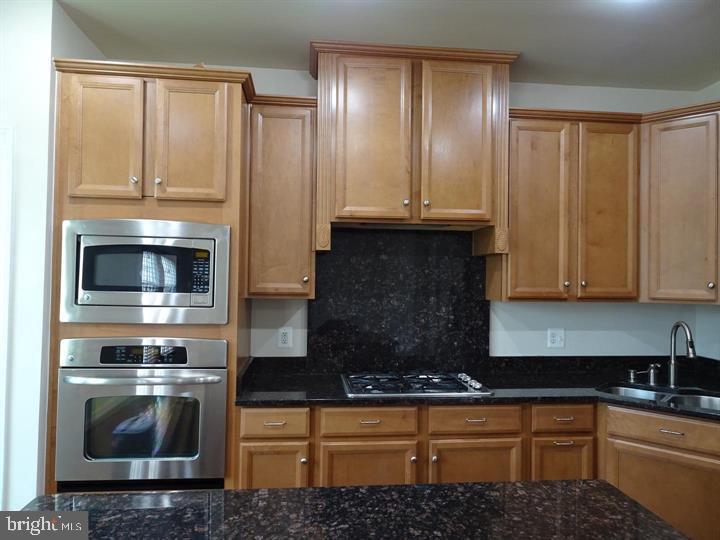 AVONLEA - Residential Lease