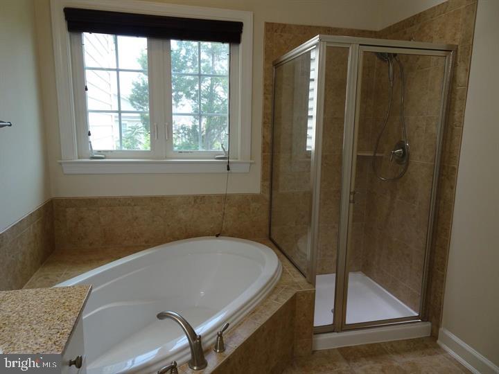 AVONLEA - Residential Lease