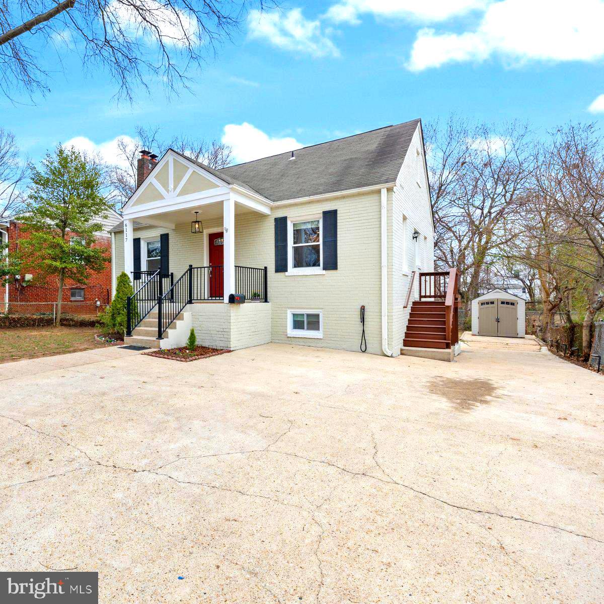 QUEENS CHAPEL MANOR - Residential