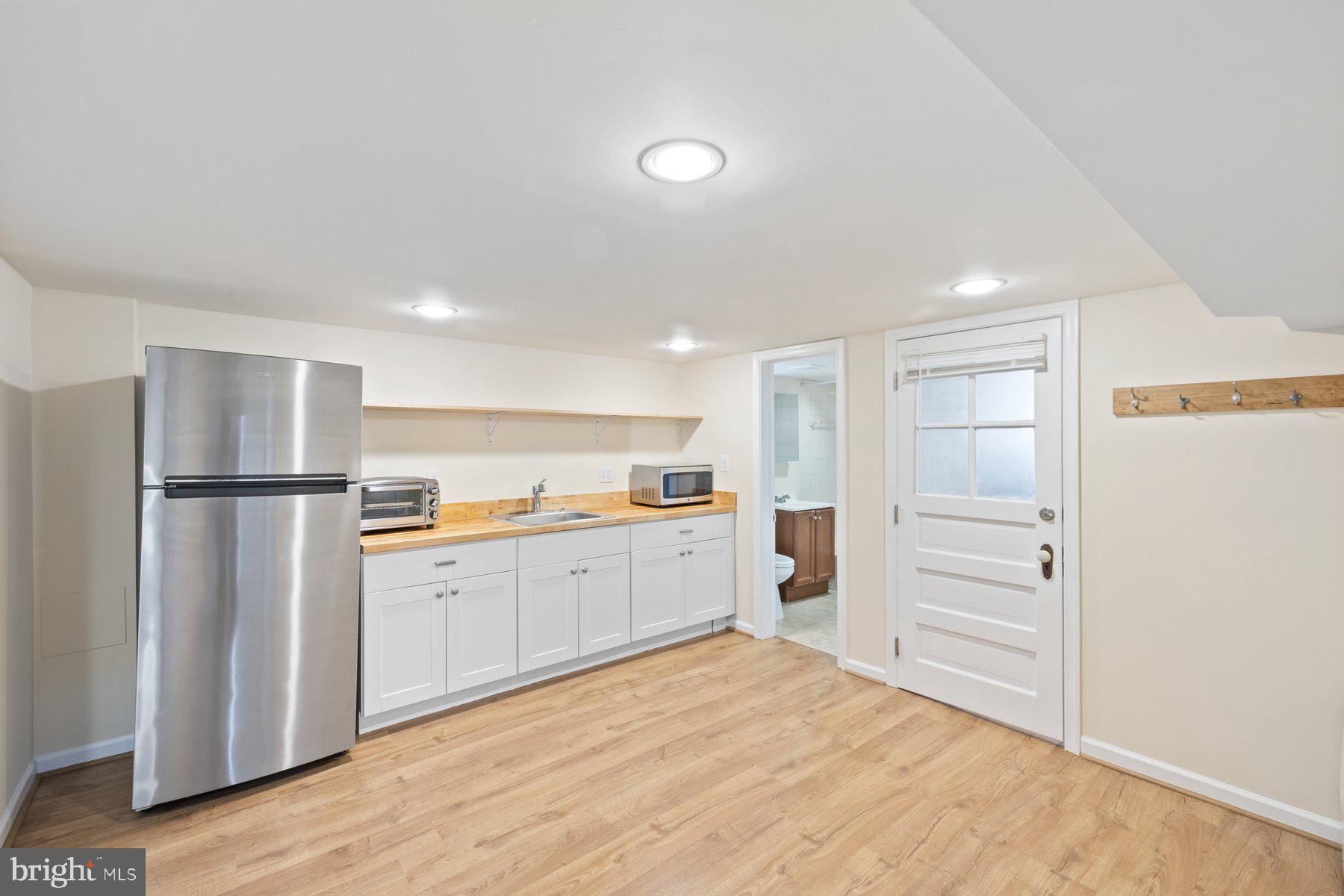 QUEENS CHAPEL MANOR - Residential