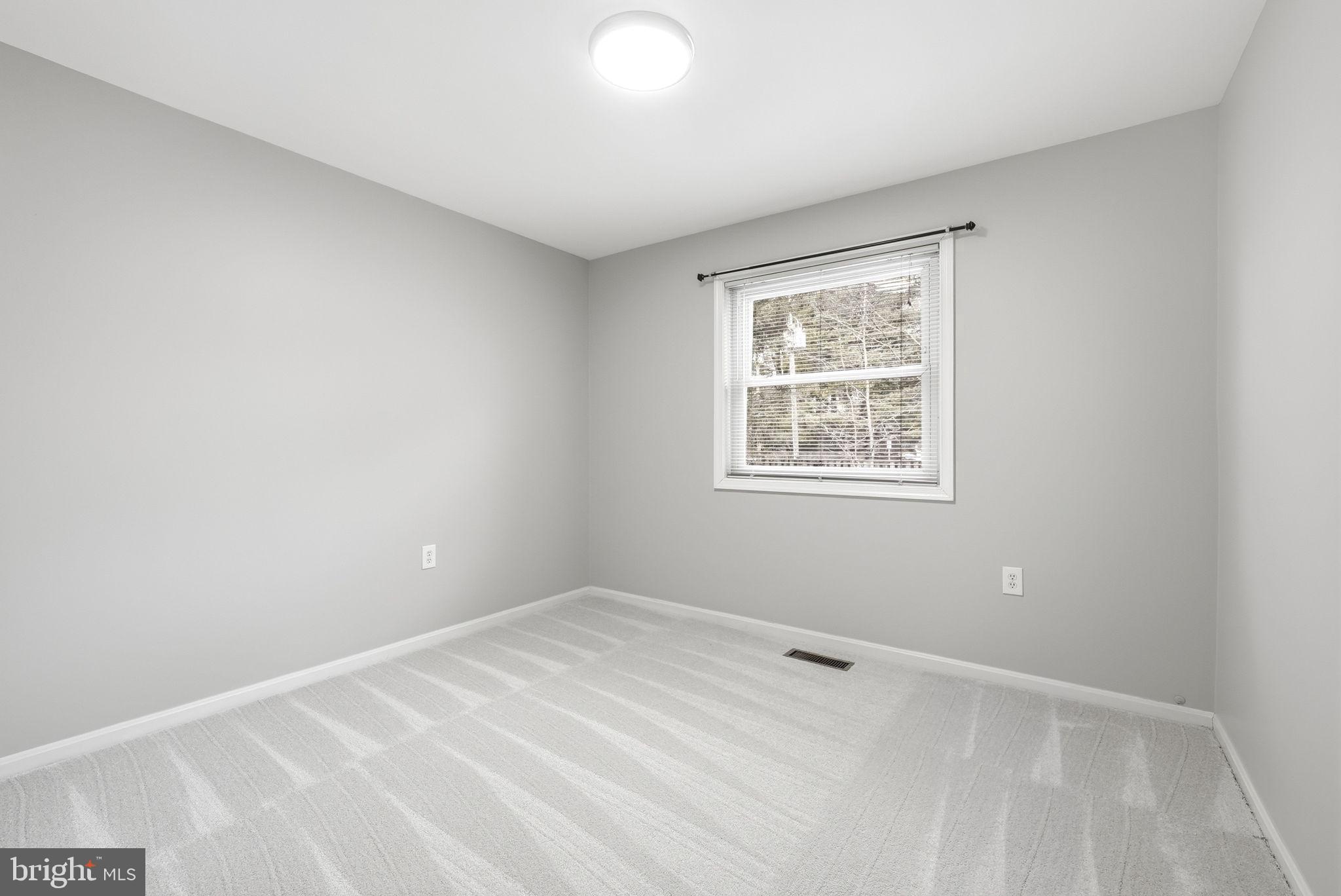 BURKE STATION SQUARE - Residential