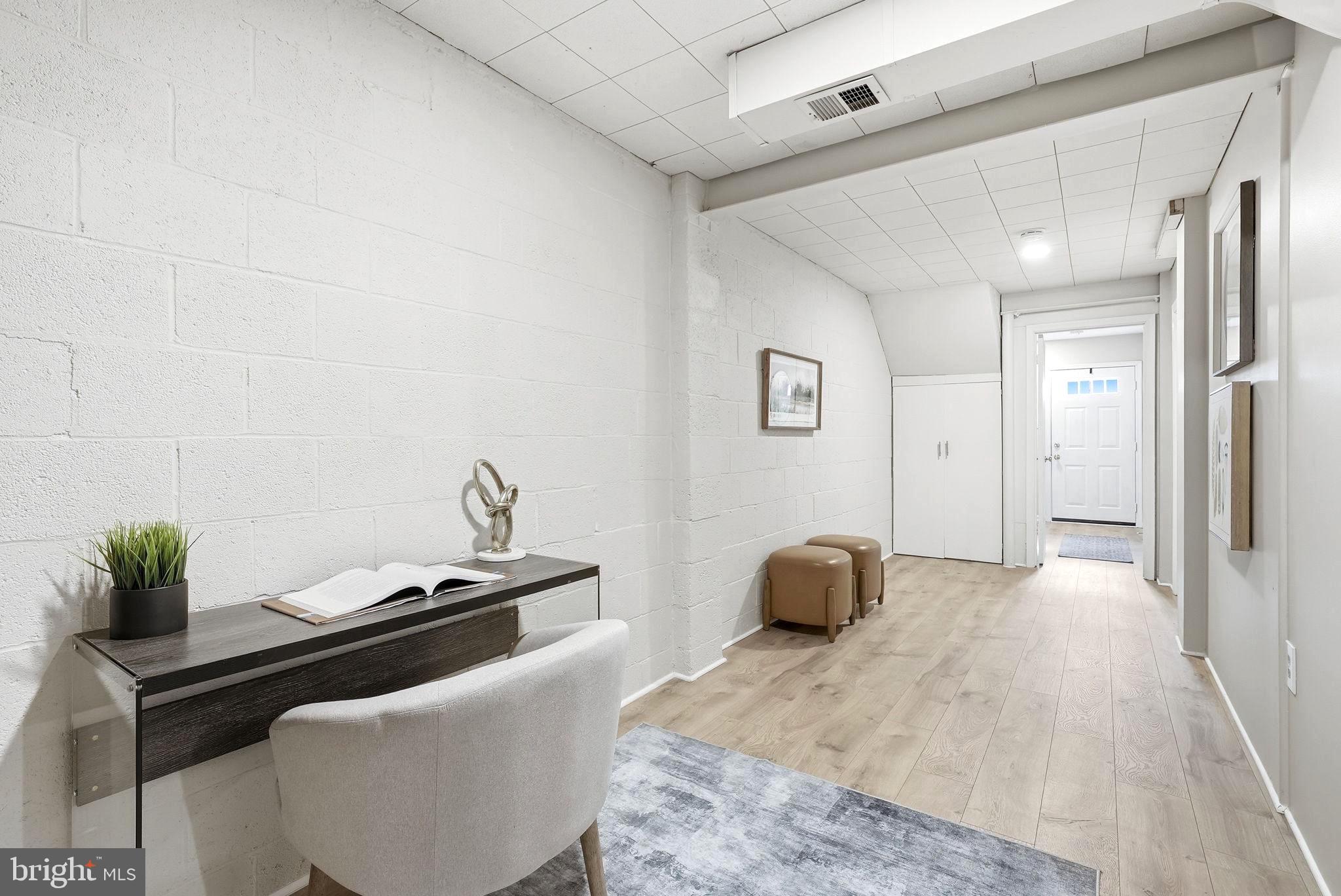 BURKE STATION SQUARE - Residential