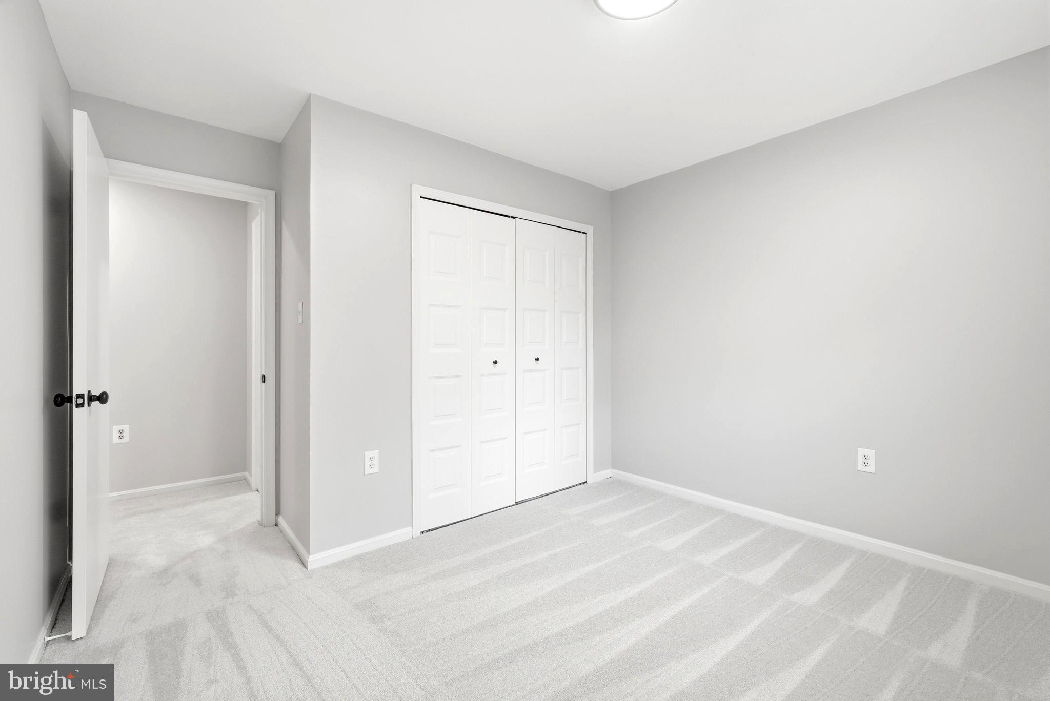 BURKE STATION SQUARE - Residential