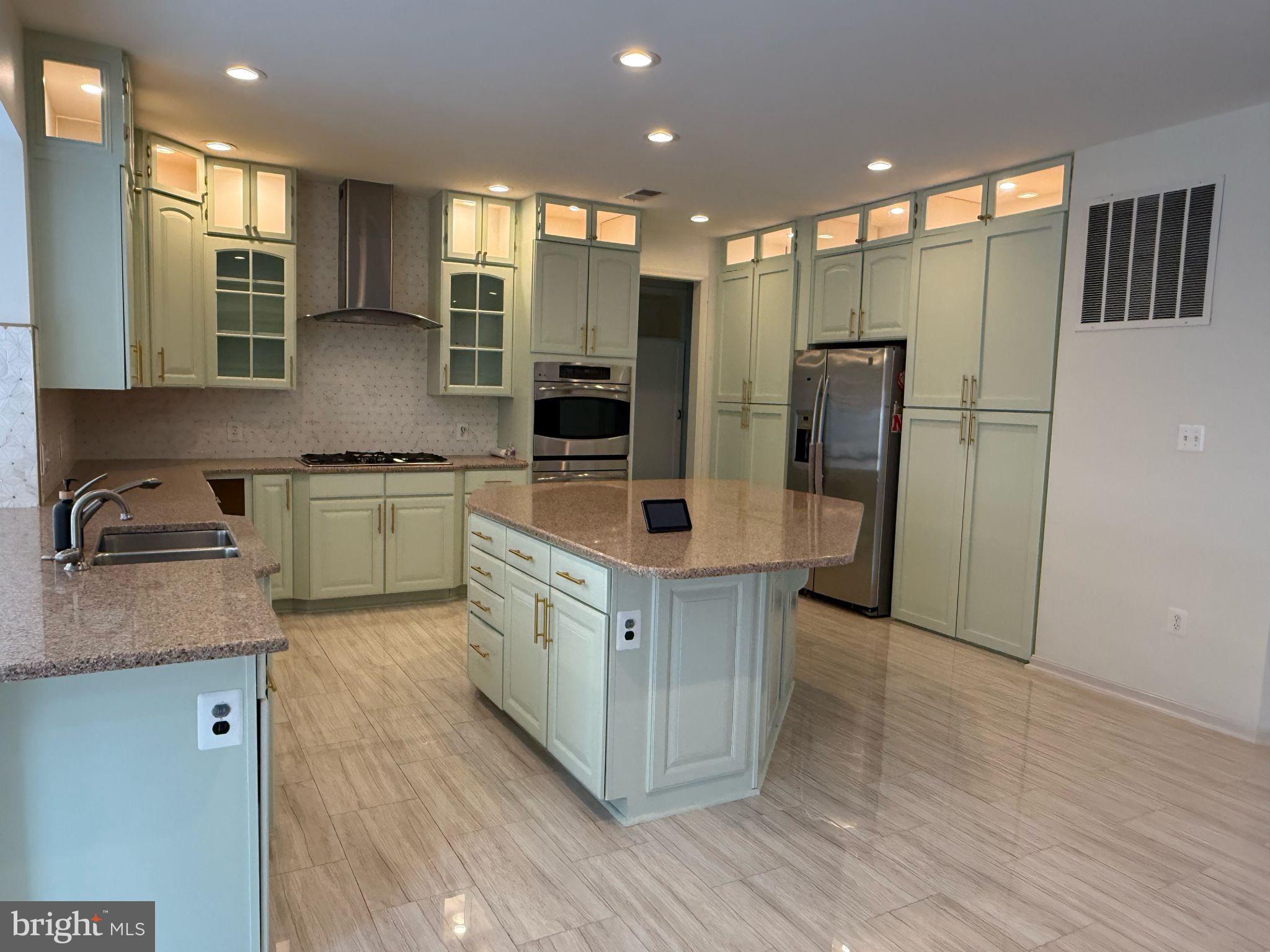 AMBERLEIGH - Residential Lease