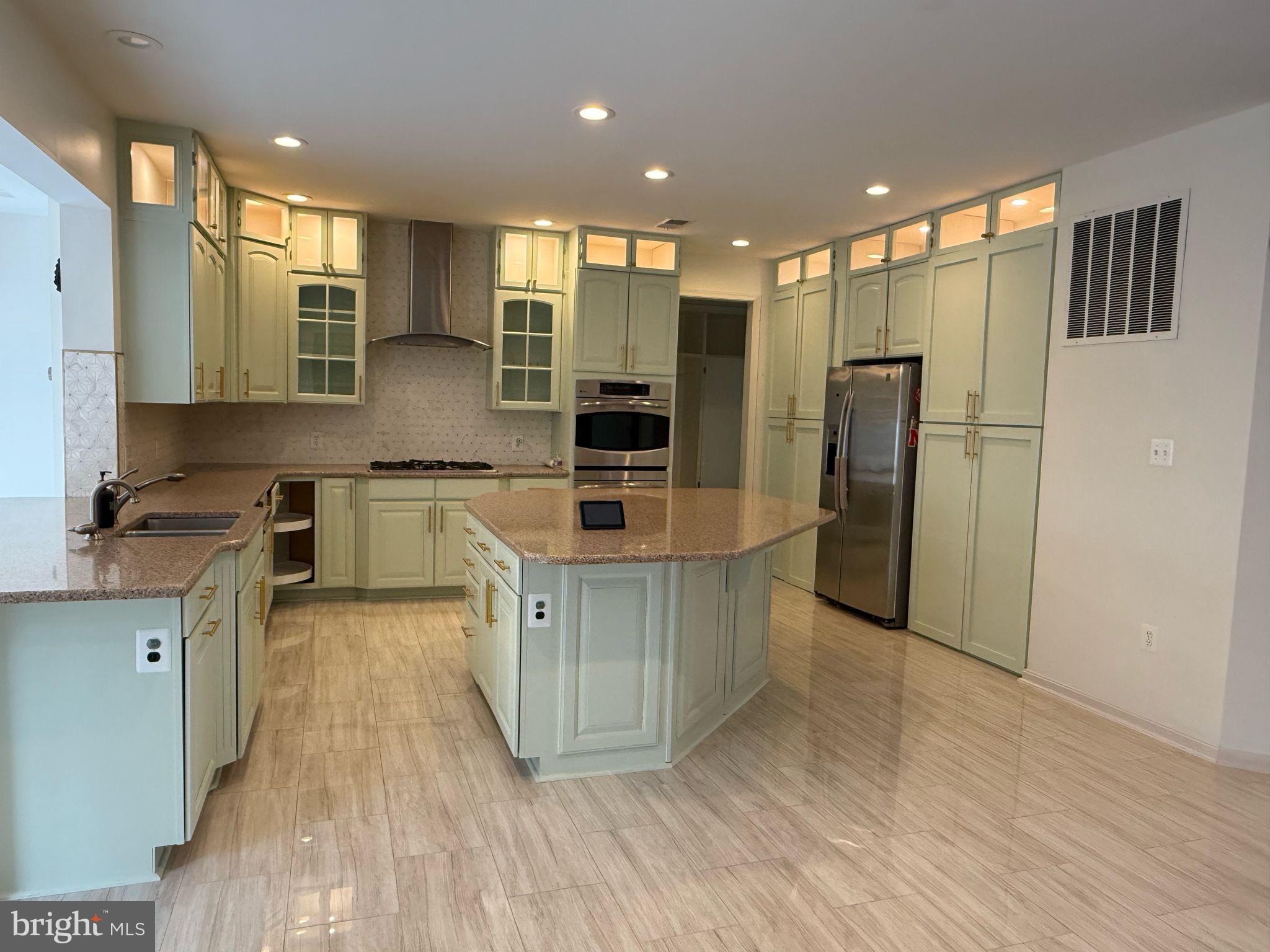 AMBERLEIGH - Residential Lease