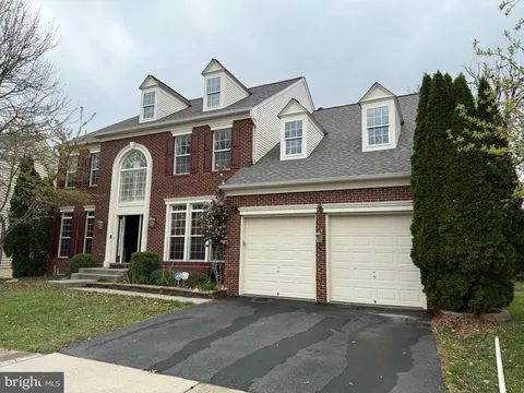 22297 Lost Branch Circle, Ashburn, VA MLS: VALO2092894