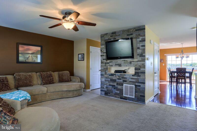 HAWTHORNE RIDGE - Residential