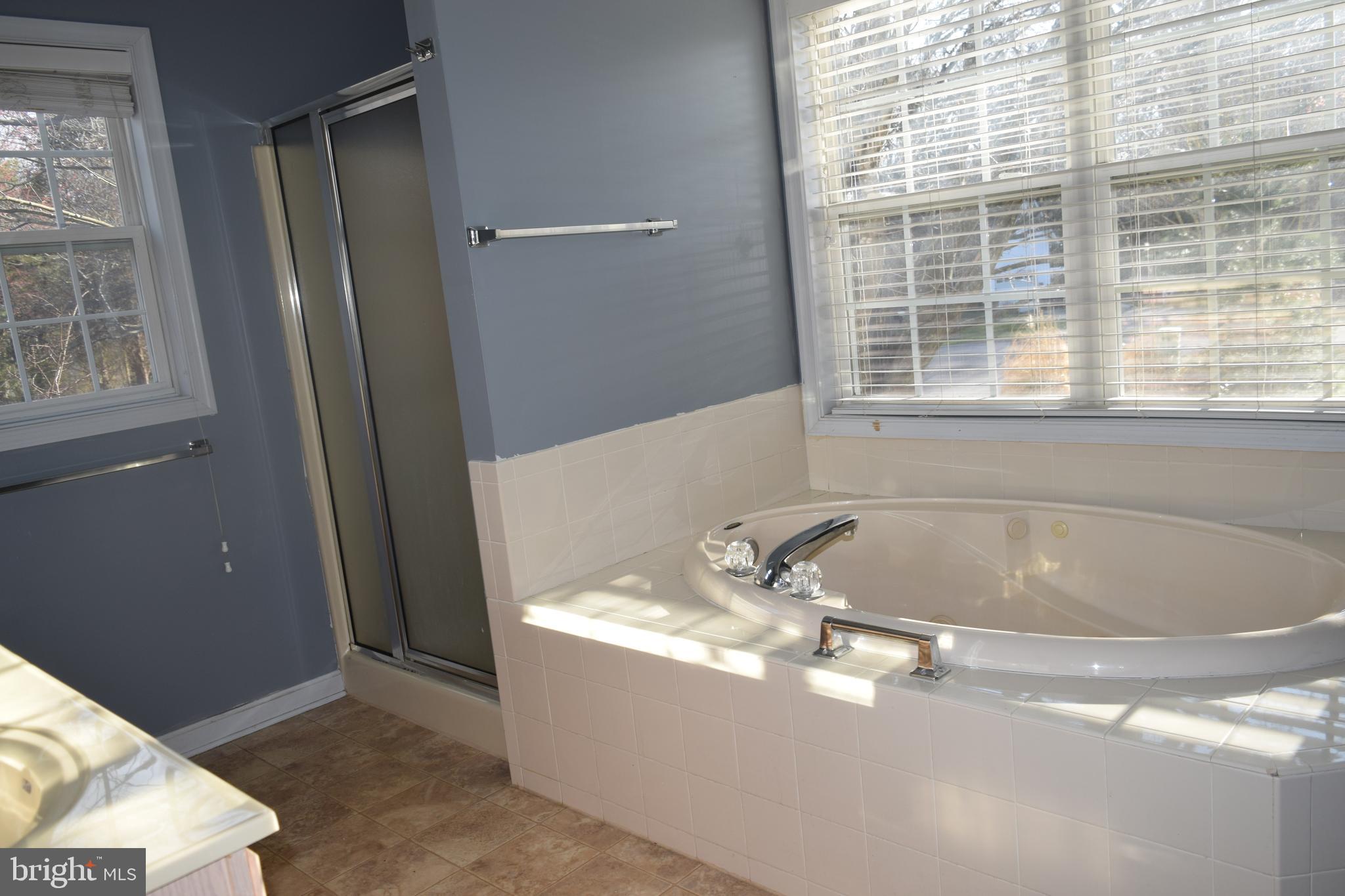 BRETON BAY ESTATES - Residential