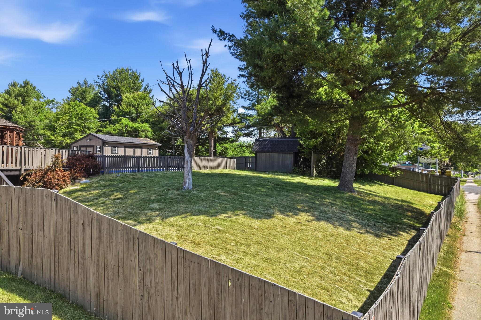 EDGE MEAD - Residential