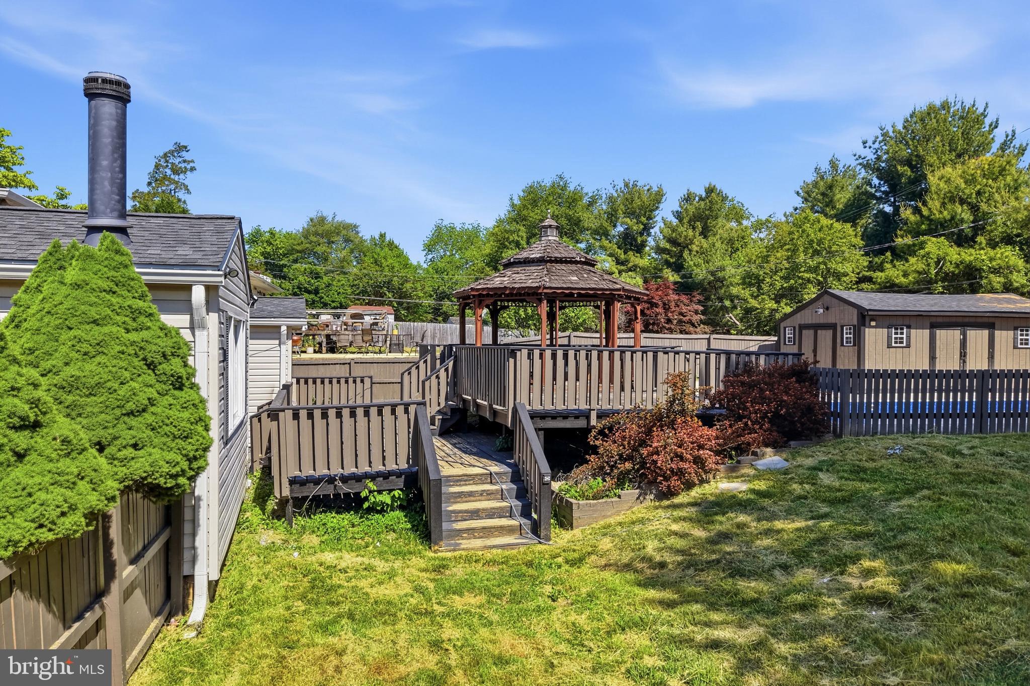 EDGE MEAD - Residential