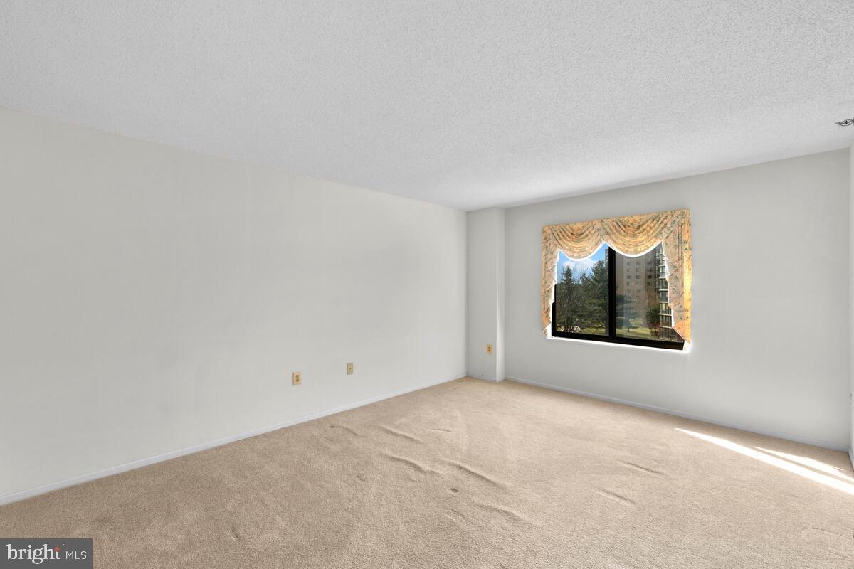 FAIRWAYS NORTH - Residential