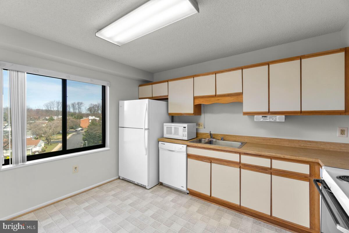 FAIRWAYS NORTH - Residential