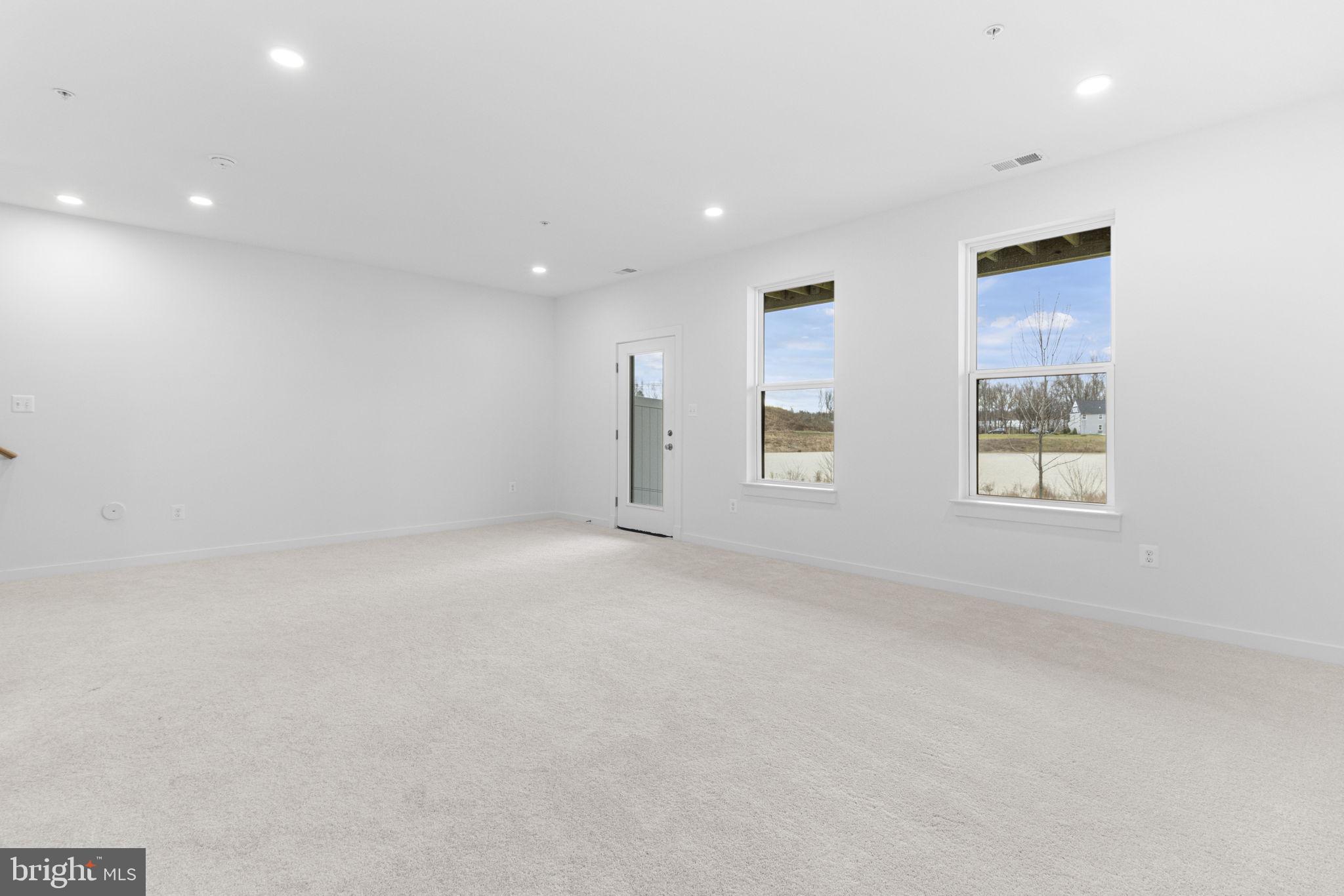 SOUTHLAKE - Residential