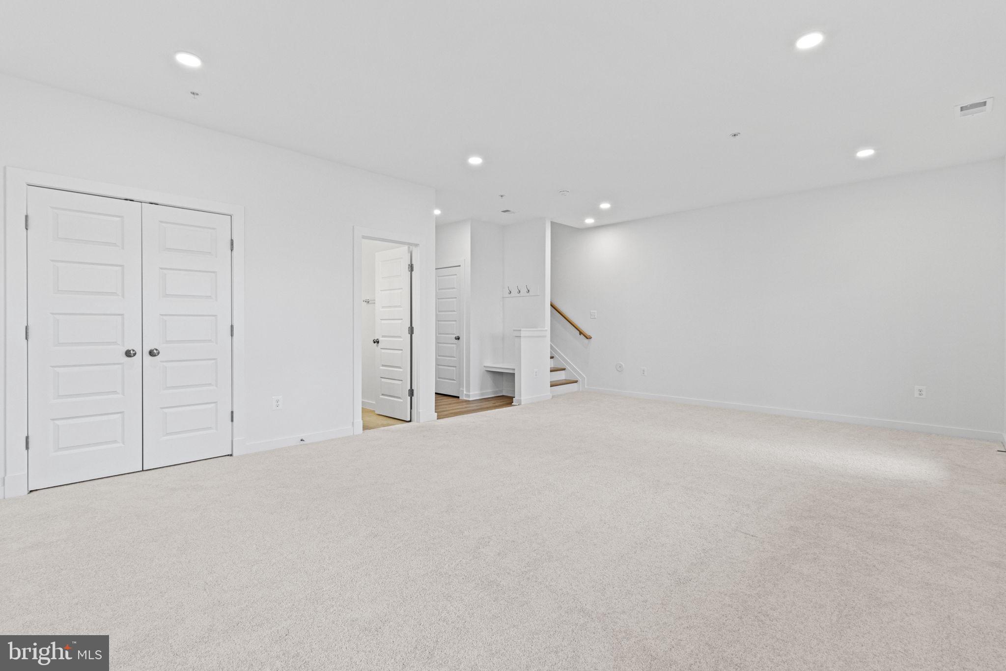 SOUTHLAKE - Residential