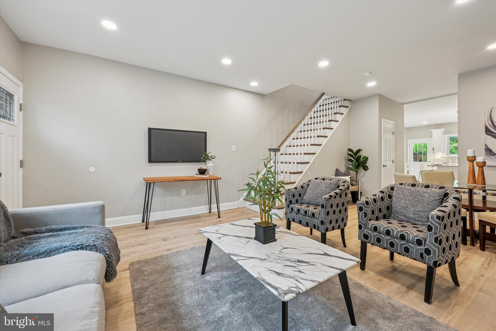 ROXBOROUGH - Residential