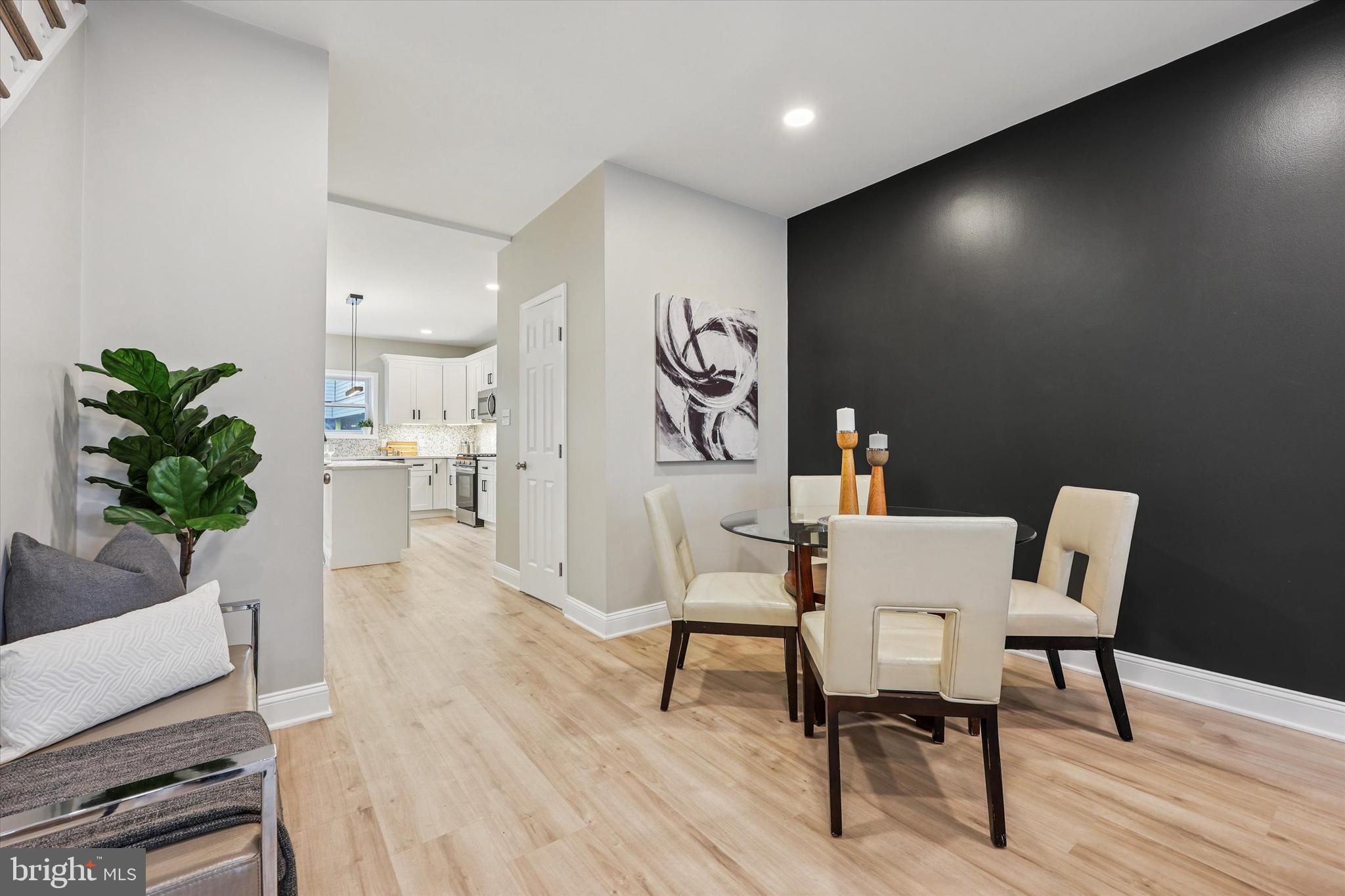 ROXBOROUGH - Residential